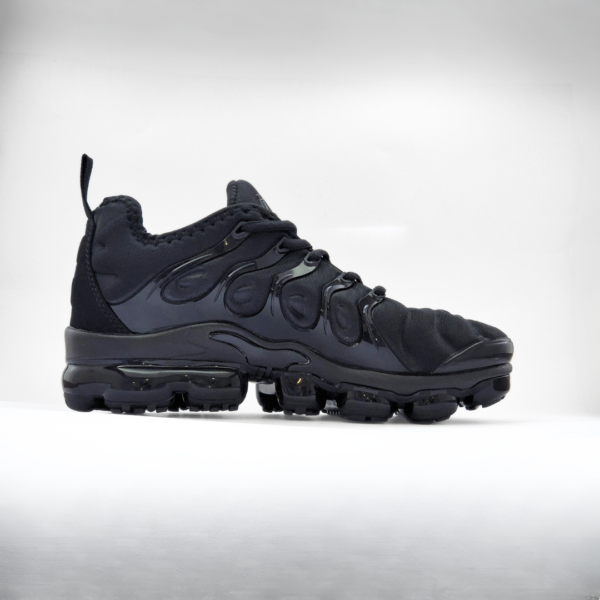 NIKE AIR VAPORMAX